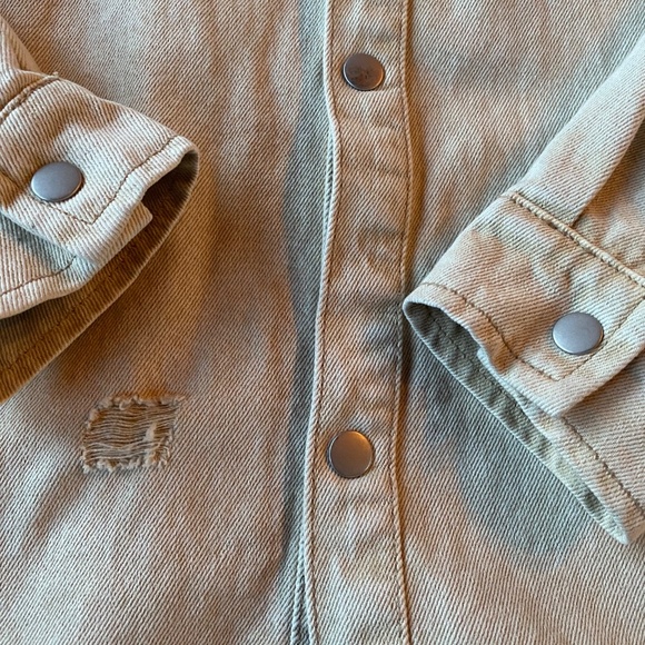 Forever 21 Denim Distressed Ripped Heavyweight Cotton Button Down Shirt - Picture 4 of 9